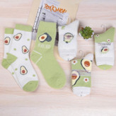 جوراب کرکی زنانه طرح آووکادو برند Coco & Hana؛ مدلهای گرم و نرم زمستانی در رنگ سبز و سفید مناسب استفاده روزمره و استایل فانتزی