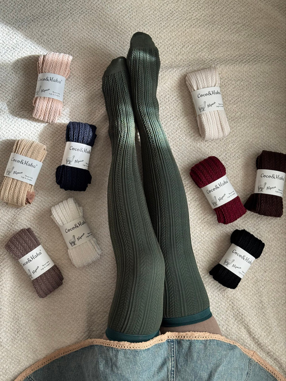 جوراب بالای زانو وارداتی Coco&Hana — عکس محصول با بستهبندی و نمونه رنگها برای فروشگاه اینترنتی