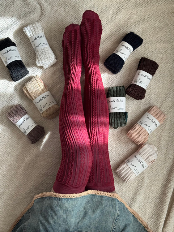 جوراب بالای زانو با بافت لمهدار - Coco&Hana، وارداتی، چند رنگ برای استایل زمستانی